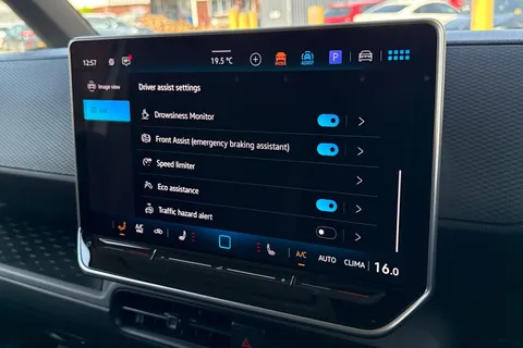 KY74REU Volkswagen Id. Buzz Cargo 210kW Commerce 79kWh Auto Thumbnail #61