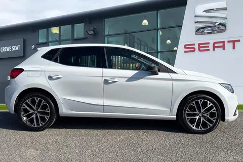 3 of 39 for SEAT Ibiza 1.0 TSI XCELLENCE Euro 6 (s/s) 5dr