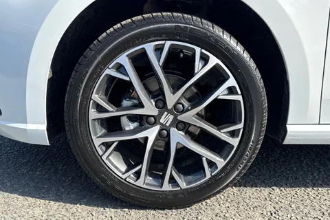 10 of 39 for SEAT Ibiza 1.0 TSI XCELLENCE Euro 6 (s/s) 5dr