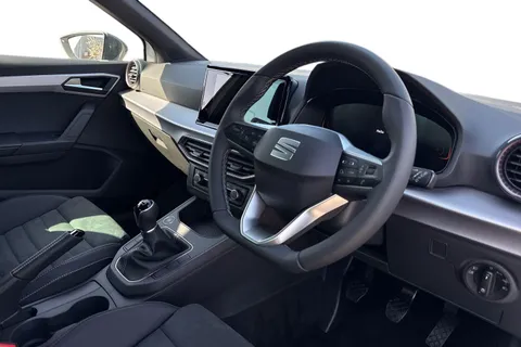 14 of 39 for SEAT Ibiza 1.0 TSI XCELLENCE Euro 6 (s/s) 5dr