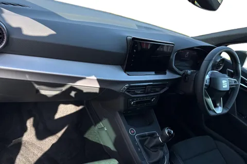 15 of 39 for SEAT Ibiza 1.0 TSI XCELLENCE Euro 6 (s/s) 5dr