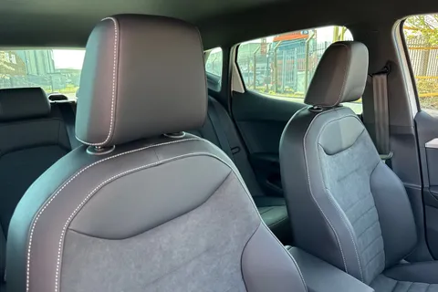 24 of 39 for SEAT Ibiza 1.0 TSI XCELLENCE Euro 6 (s/s) 5dr