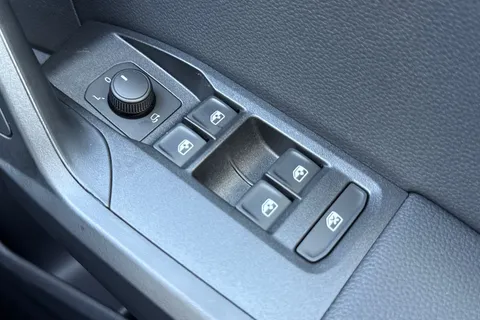 34 of 39 for SEAT Ibiza 1.0 TSI XCELLENCE Euro 6 (s/s) 5dr