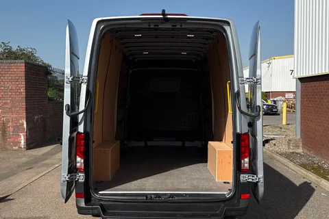 BV25SKF Volkswagen Crafter 2.0 TDI 140PS Commerce Plus High Roof Van Thumbnail #7