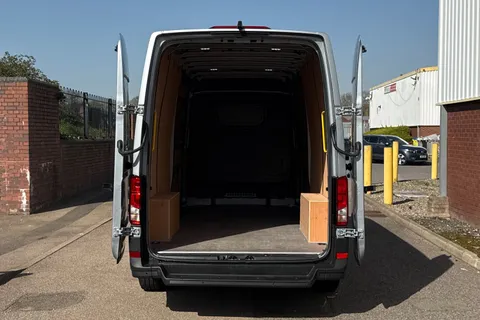 BV25SKF Volkswagen Crafter 2.0 TDI 140PS Commerce Plus High Roof Van Thumbnail #39