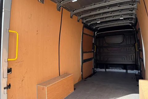BV25SKF Volkswagen Crafter 2.0 TDI 140PS Commerce Plus High Roof Van Thumbnail #41