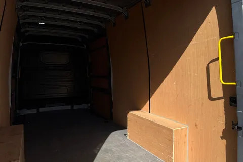 BV25SKF Volkswagen Crafter 2.0 TDI 140PS Commerce Plus High Roof Van Thumbnail #43