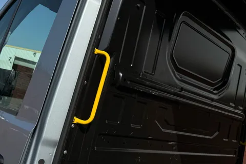 BV25SKF Volkswagen Crafter 2.0 TDI 140PS Commerce Plus High Roof Van Thumbnail #47