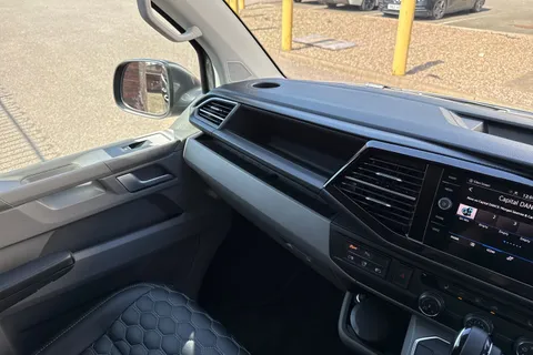 PN24VLE Volkswagen Transporter Shuttle 2.0 TDI 204PS SE Minibus DSG-ABT Sportsline Special Build Thumbnail #21