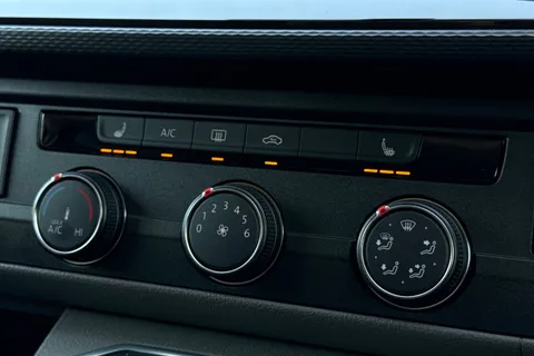 PN24VLE Volkswagen Transporter Shuttle 2.0 TDI 204PS SE Minibus DSG-ABT Sportsline Special Build Thumbnail #23