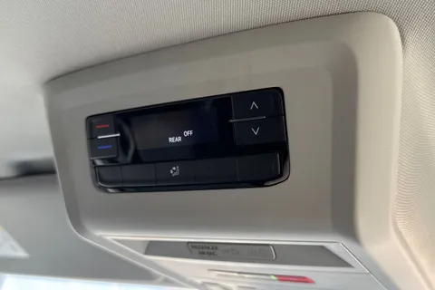 PN24VLE Volkswagen Transporter Shuttle 2.0 TDI 204PS SE Minibus DSG-ABT Sportsline Special Build Thumbnail #52