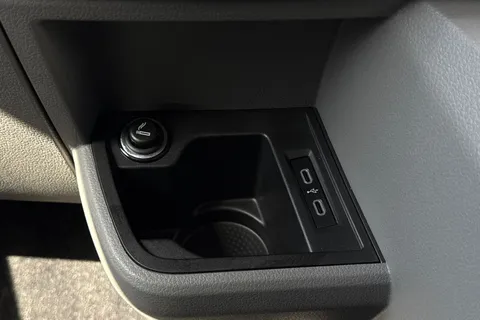 PN24VLE Volkswagen Transporter Shuttle 2.0 TDI 204PS SE Minibus DSG-ABT Sportsline Special Build Thumbnail #53