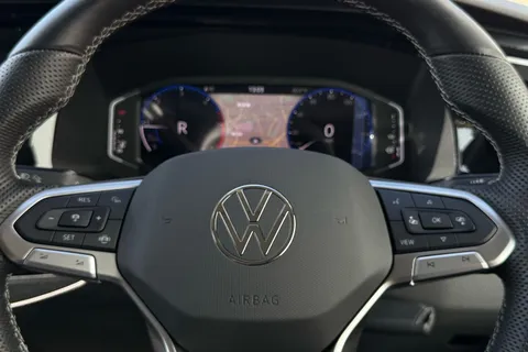 PN24VLE Volkswagen Transporter Shuttle 2.0 TDI 204PS SE Minibus DSG-ABT Sportsline Special Build Thumbnail #61