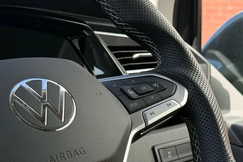 PN24VLE Volkswagen Transporter Shuttle 2.0 TDI 204PS SE Minibus DSG-ABT Sportsline Special Build Thumbnail #62