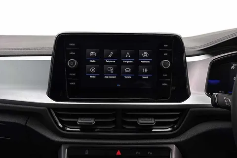 GL25YJP Volkswagen T-Roc 1.5 TSI Match 5dr DSG ⭐ Rear view camera, `Keyless Access`,  Rear tinted gl Thumbnail #14