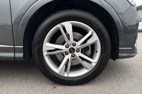 YG23VGE Audi Q3 S line 40 TFSI quattro 190 PS S tronic Thumbnail #11