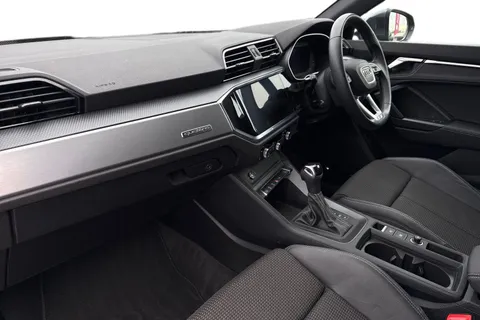 YG23VGE Audi Q3 S line 40 TFSI quattro 190 PS S tronic Thumbnail #15