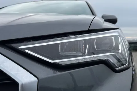 YG23VGE Audi Q3 S line 40 TFSI quattro 190 PS S tronic Thumbnail #26