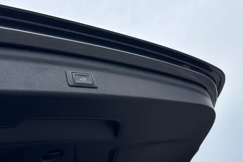 YG23VGE Audi Q3 S line 40 TFSI quattro 190 PS S tronic Thumbnail #28