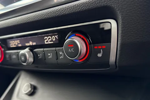 YG23VGE Audi Q3 S line 40 TFSI quattro 190 PS S tronic Thumbnail #33