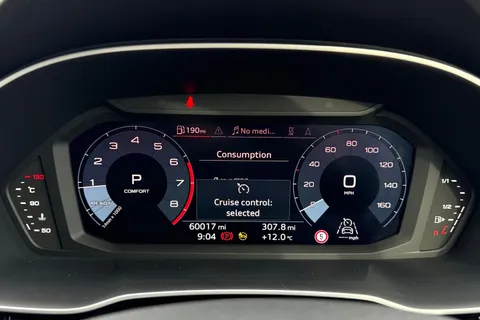 YG23VGE Audi Q3 S line 40 TFSI quattro 190 PS S tronic Thumbnail #38