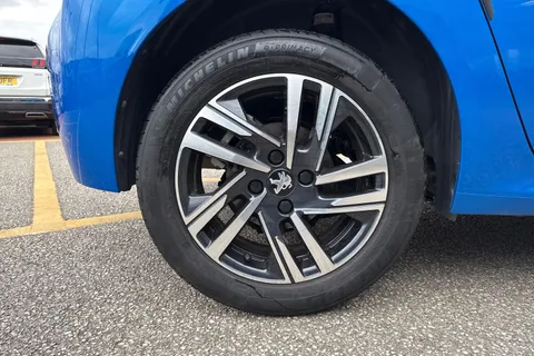 DE73PZZ PEUGEOT 208 1.2 PureTech Allure Premium + Euro 6 (s/s) 5dr Thumbnail #11