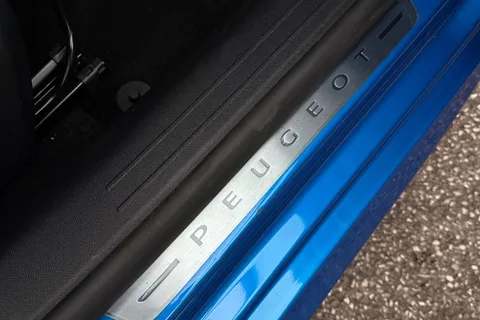 DE73PZZ PEUGEOT 208 1.2 PureTech Allure Premium + Euro 6 (s/s) 5dr Thumbnail #27