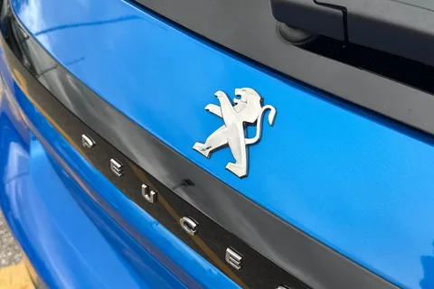 DE73PZZ PEUGEOT 208 1.2 PureTech Allure Premium + Euro 6 (s/s) 5dr Thumbnail #29