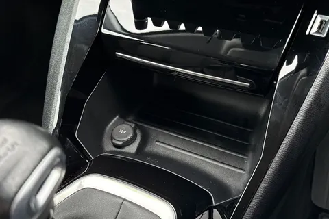 DE73PZZ PEUGEOT 208 1.2 PureTech Allure Premium + Euro 6 (s/s) 5dr Thumbnail #37