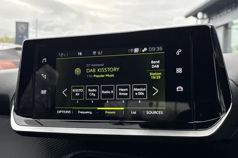 DE73PZZ PEUGEOT 208 1.2 PureTech Allure Premium + Euro 6 (s/s) 5dr Thumbnail #47