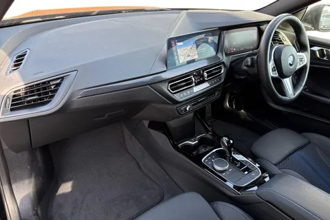 EU74UBT BMW 2 Series Gran Coupe 1.5 218i M Sport DCT Euro 6 (s/s) 4dr Thumbnail #17