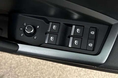 PN74KBP Audi Q3 S line 35 TFSI  150 PS S tronic Thumbnail #22