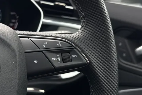 PN74KBP Audi Q3 S line 35 TFSI  150 PS S tronic Thumbnail #38