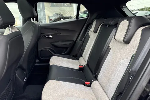 AK71RJX PEUGEOT e-2008 50kWh GT Premium Auto 5dr Thumbnail #20