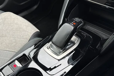 AK71RJX PEUGEOT e-2008 50kWh GT Premium Auto 5dr Thumbnail #24