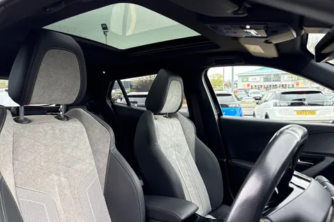 AK71RJX PEUGEOT e-2008 50kWh GT Premium Auto 5dr Thumbnail #25