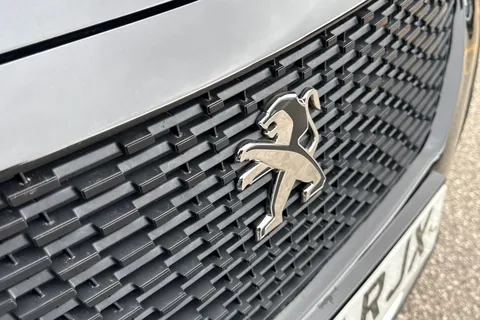 AK71RJX PEUGEOT e-2008 50kWh GT Premium Auto 5dr Thumbnail #27