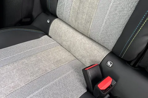 AK71RJX PEUGEOT e-2008 50kWh GT Premium Auto 5dr Thumbnail #34