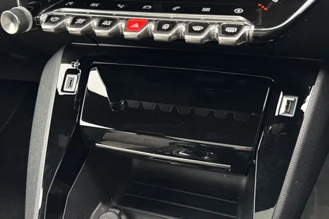 AK71RJX PEUGEOT e-2008 50kWh GT Premium Auto 5dr Thumbnail #44