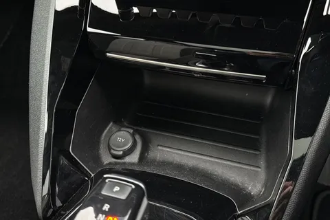 AK71RJX PEUGEOT e-2008 50kWh GT Premium Auto 5dr Thumbnail #46