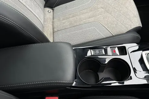 AK71RJX PEUGEOT e-2008 50kWh GT Premium Auto 5dr Thumbnail #48