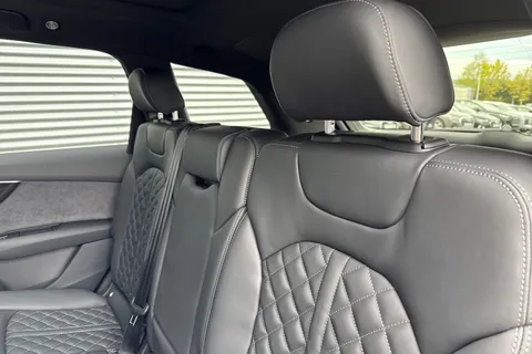 Audi SQ7 4.0 TFSI V8 Black Edition Tiptronic quattro Euro 6 (s/s) 5dr Thumbnail #19