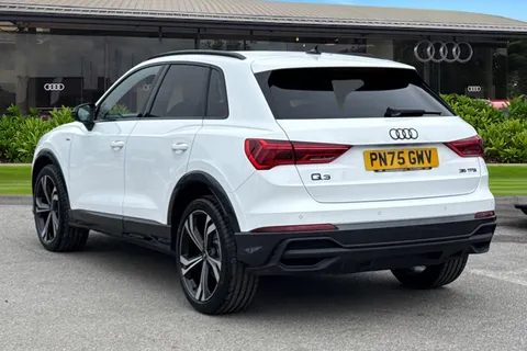 PN75GWV Audi Q3 Black Edition 35 TFSI  150 PS S tronic Thumbnail #3