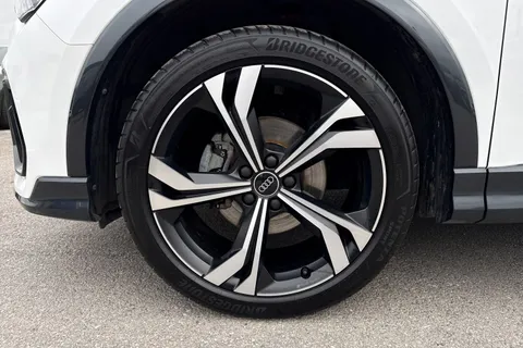 PN75GWV Audi Q3 Black Edition 35 TFSI  150 PS S tronic Thumbnail #12