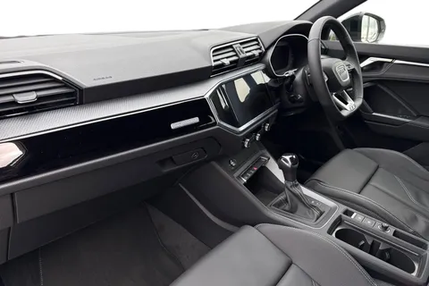 PN75GWV Audi Q3 Black Edition 35 TFSI  150 PS S tronic Thumbnail #16