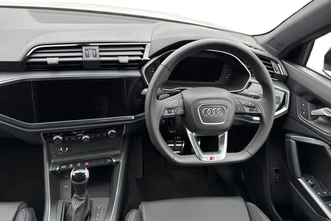 PN75GWV Audi Q3 Black Edition 35 TFSI  150 PS S tronic Thumbnail #19