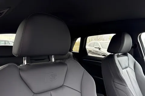 PN75GWV Audi Q3 Black Edition 35 TFSI  150 PS S tronic Thumbnail #25