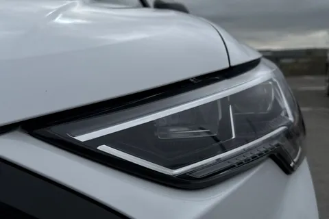 PN75GWV Audi Q3 Black Edition 35 TFSI  150 PS S tronic Thumbnail #29