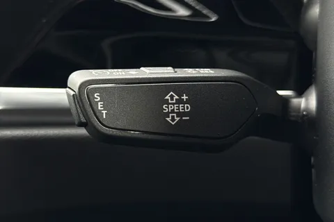 PN75GWV Audi Q3 Black Edition 35 TFSI  150 PS S tronic Thumbnail #35