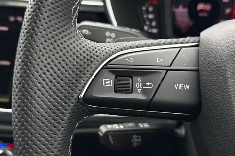 PN75GWV Audi Q3 Black Edition 35 TFSI  150 PS S tronic Thumbnail #36